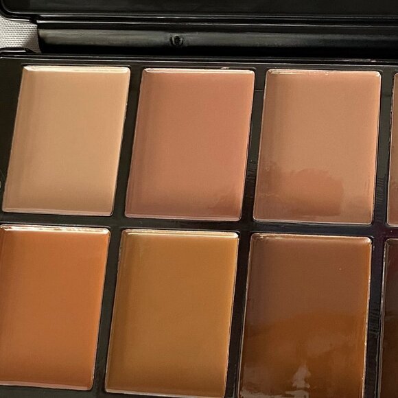 Cream Contour & Highlight Palette - Picture 3 of 8